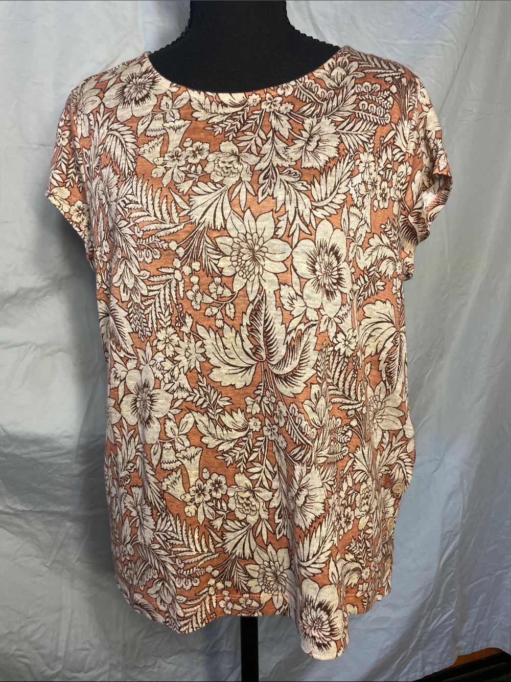 Rachel Zoe Peach and White Floral Short Sleeve Tee 100% linen